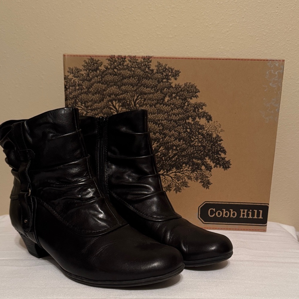 Cobb Hill Alexandra Women’s Black Leather Ankle Boots Size 9
